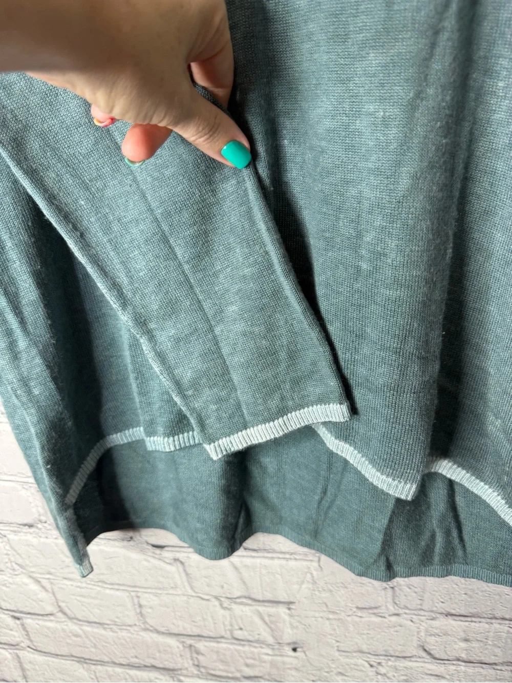 Lululemon cashlu v neck sweater size 6
